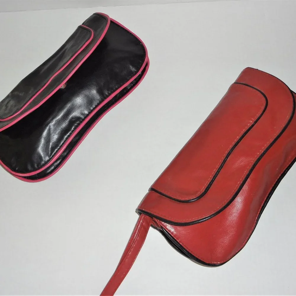 🌸2/$9 Faux Leather Mini Clutches‎